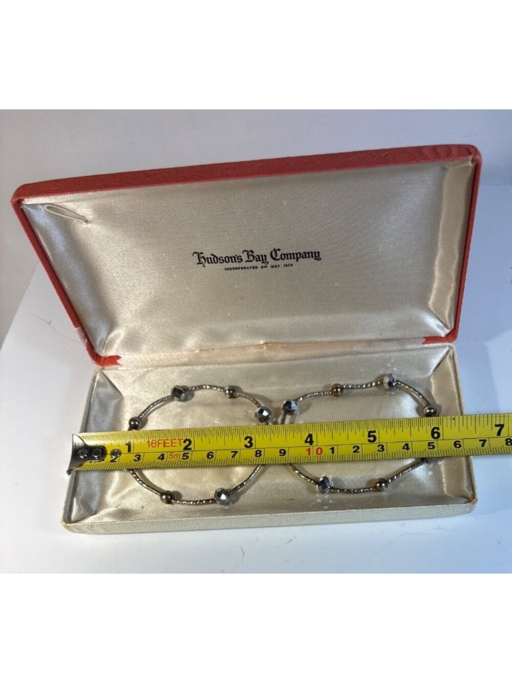 Vintage Hudsons Bay Company Beaded Silver Tone Bracelets Set In Original Box - Picture 6 of 9